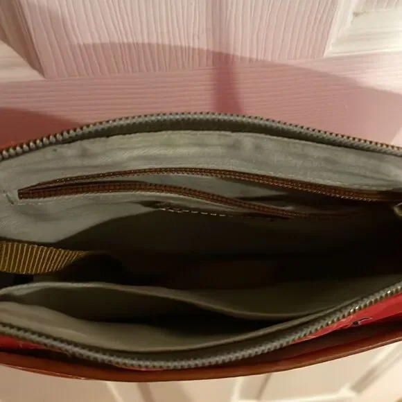 Dooney & Bourke Red Sox Ginger Crossbody ⚾️❤️ - Picture 5 of 8